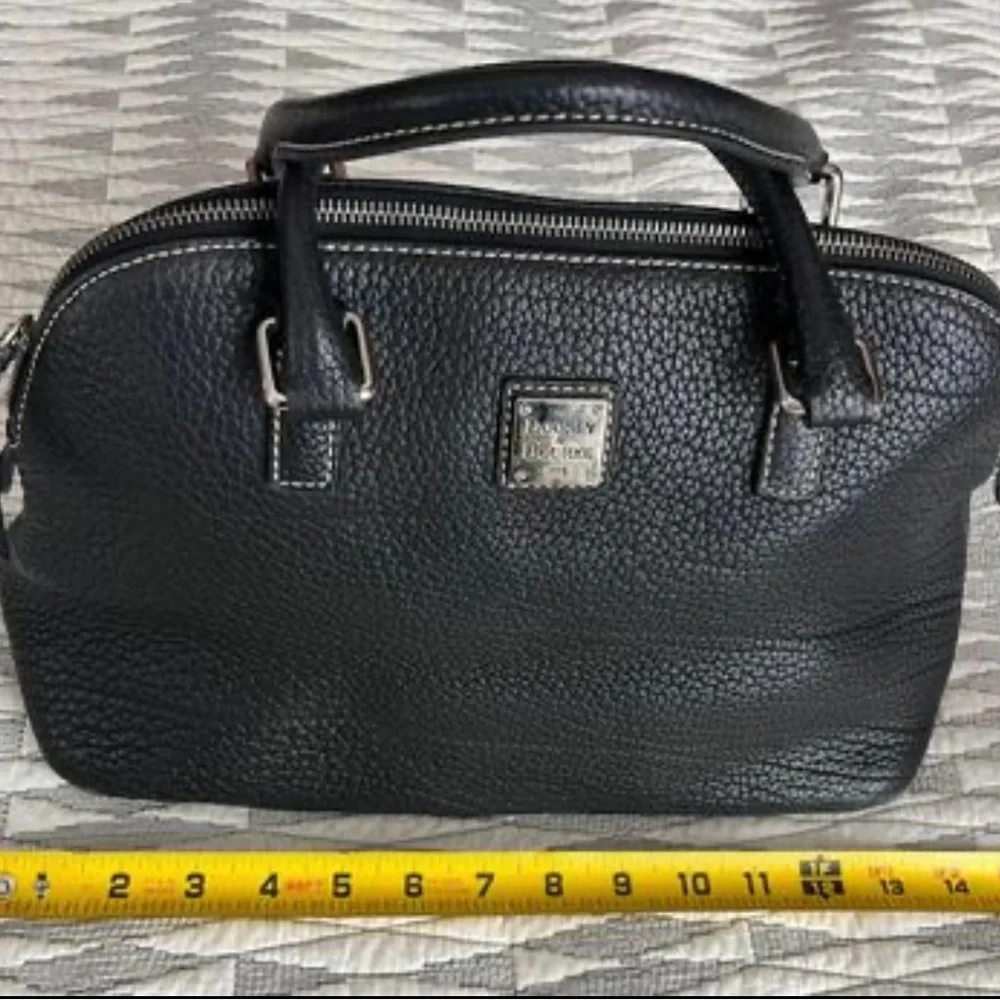 Dooney and Bourke pebble leather handbag - Picture 4 of 5